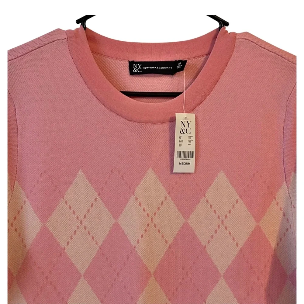 NWT NY & Co Argyle Short Sleeve Knit Sweater Dress Women’s SZ Medium in Pink - Picture 3 of 7